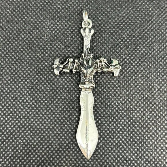 Dagger and cross pendant - Picture 1 of 2